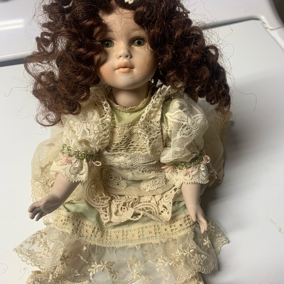 Ariana made in Italy stamped number 213 either porcelain or ceramic - Picture 5 of 5